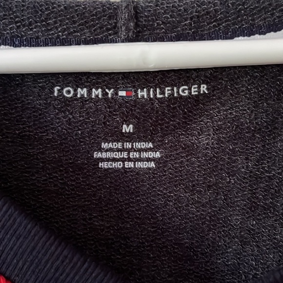 Tommy Hilfiger cropped sweatshirt - Picture 2 of 4
